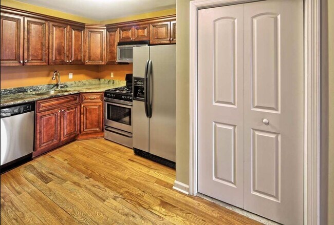 Foto del edificio - 605 New York Ave