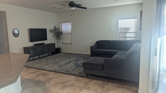 Foto del edificio - 11020 E Silver Springs Cir