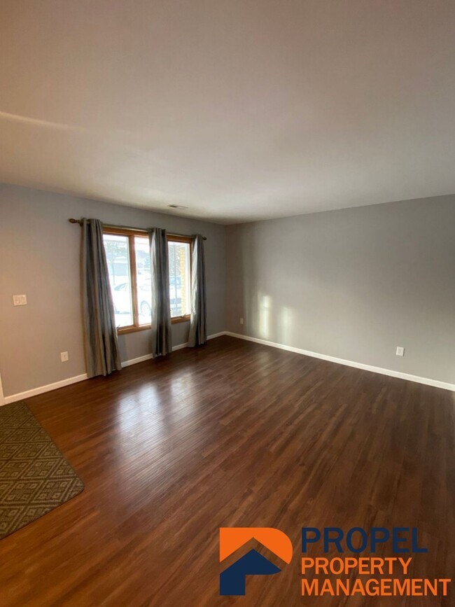Building Photo - 243 Randall Dr