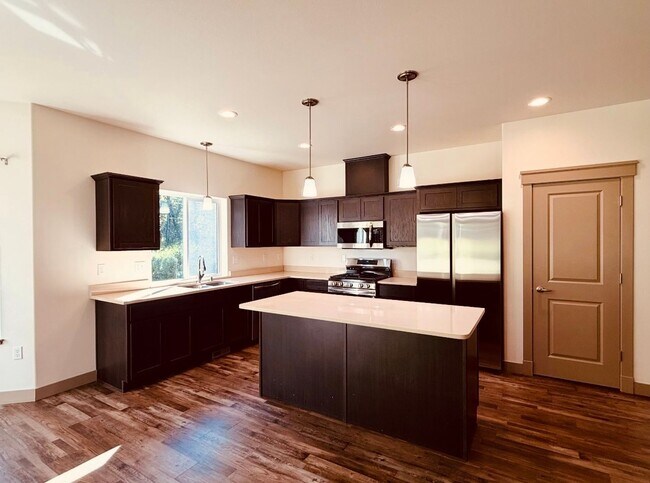 Building Photo - 17049 E Lori Ann Cir