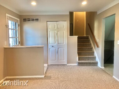 Building Photo - 3 br, 1.5 bath House - 2828 Deake Ave