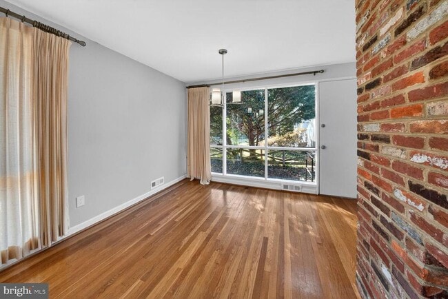 Building Photo - 6020 Cheshire Dr