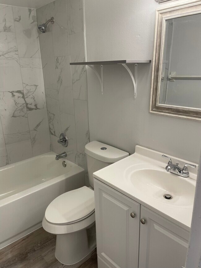 Foto del edificio - 107 Springwood Cir