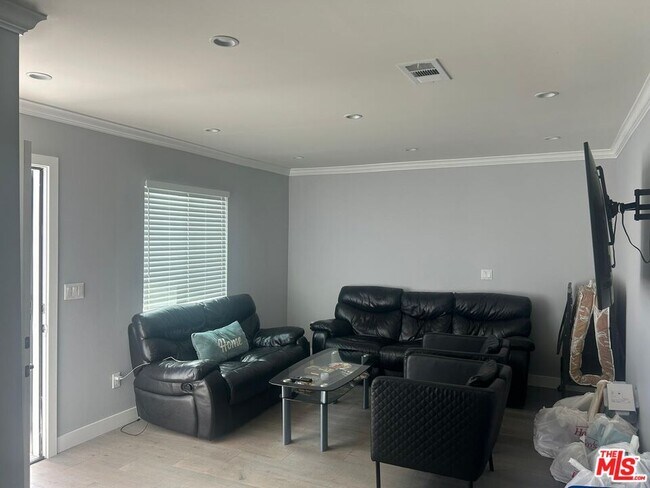 Foto del edificio - 11245 Lull St