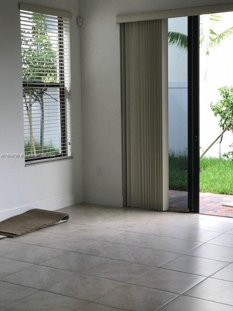 Foto del edificio - 3593 W 97th St