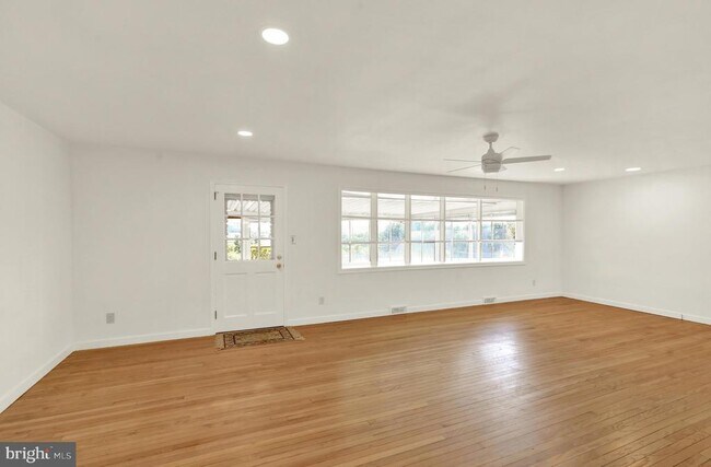Foto del edificio - 13 Lupine Ln