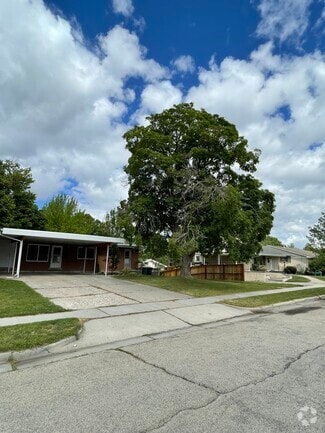Building Photo - 2914 Preston St