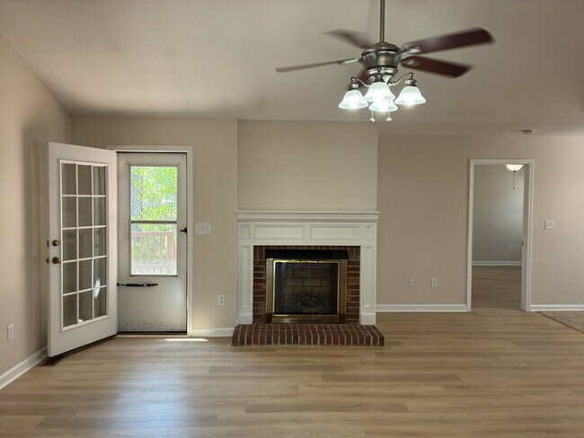 Building Photo - 122 Woodbridge Ct