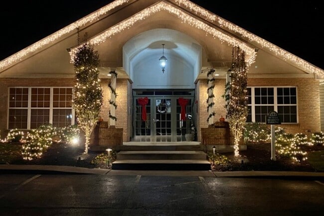 Building Photo - Aspen Pines