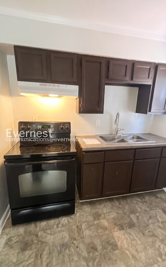Foto del edificio - 4877 Norwich Pl
