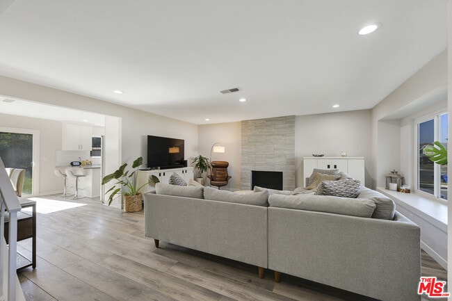 Foto del edificio - 19358 Alcona St