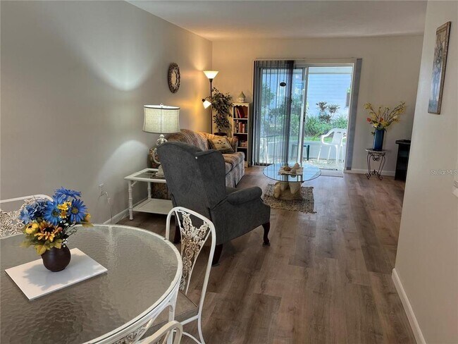 Foto del edificio - 2505 Flamingo Blvd