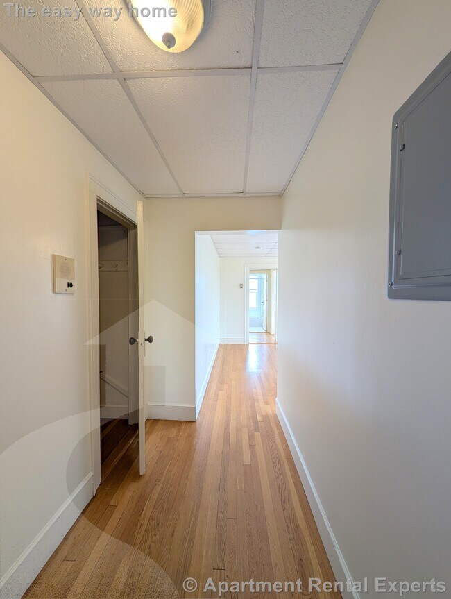 Foto del edificio - 36 College Ave