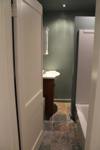 Bathroom - 611 Walnut St