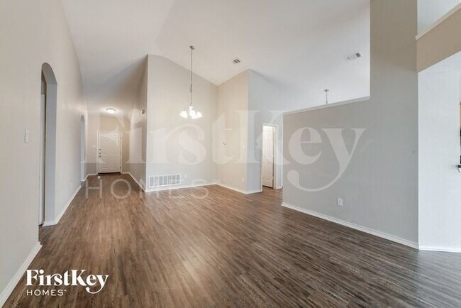 Foto del edificio - 1824 Fairbanks Dr