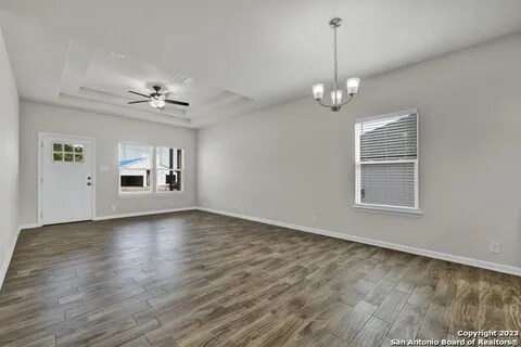 Foto del edificio - 156 Remington Rd