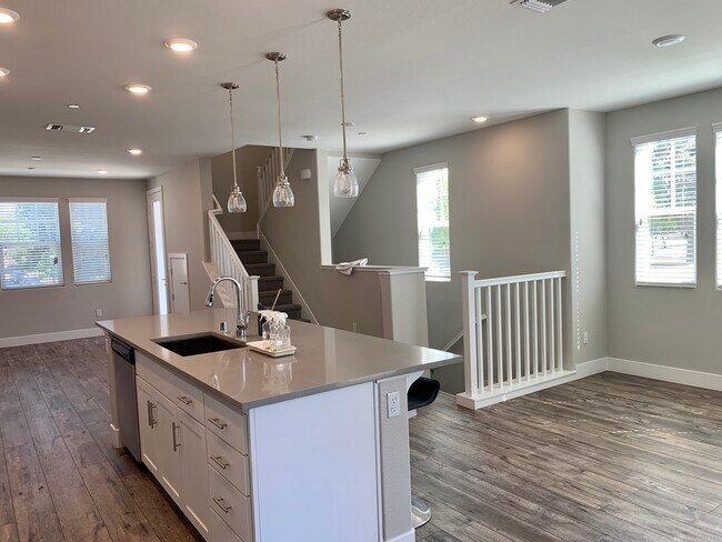Isla de cocina - 3900 Degree Ln