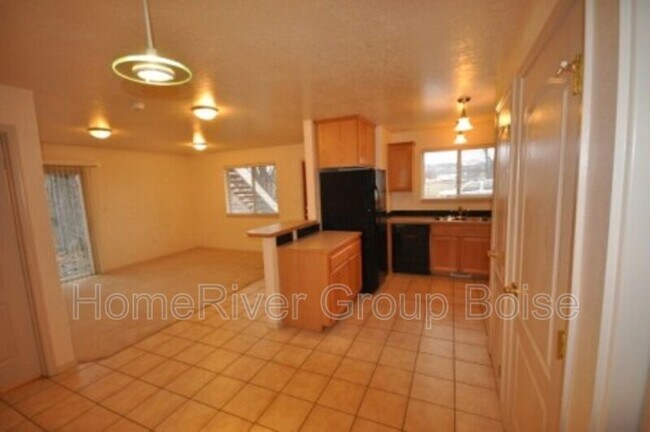 Building Photo - 2296 W Kootenai St