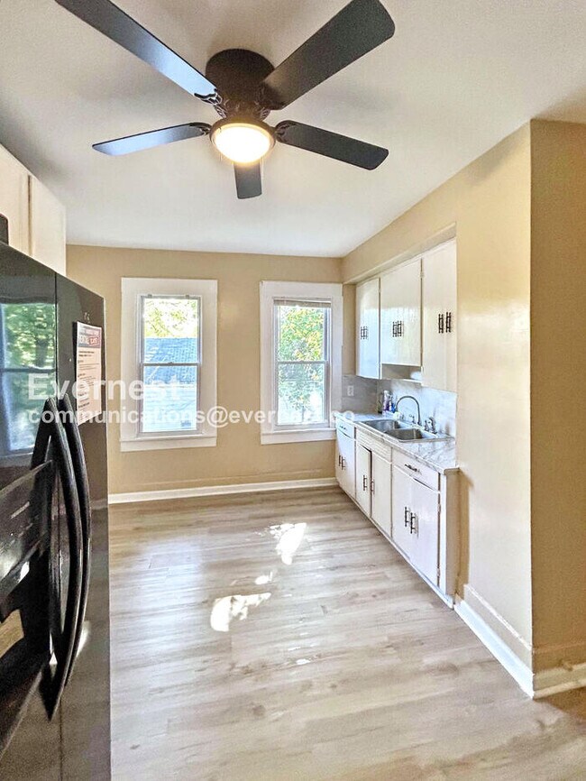 Foto del edificio - 6922 Morgan Ave