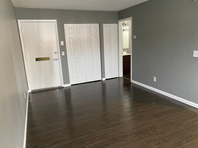 Interior Photo - Bridgewater Crossings