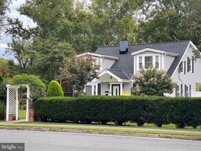 Building Photo - 3205 Holloway Rd