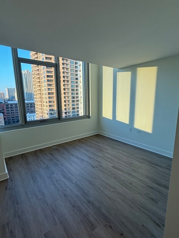 Foto del edificio - 11 N Green St