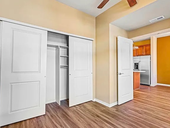 Foto del edificio - 2150 S Main St