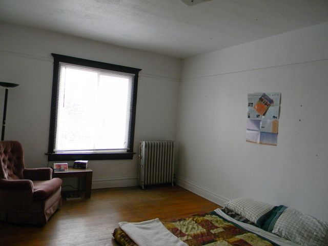 Interior - 215 E 18th St