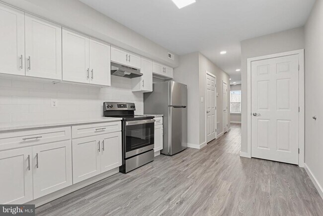 Building Photo - 2002 Ellsworth St