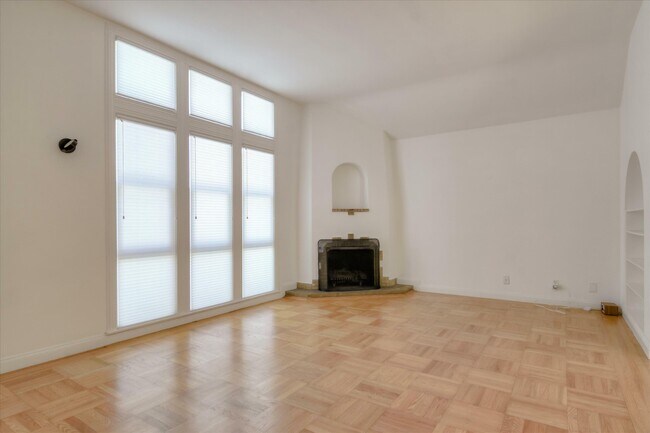 Building Photo - 85 Teresita Blvd