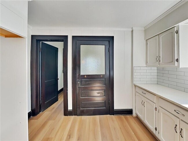 Foto del edificio - 400 Mathewson Pl SW