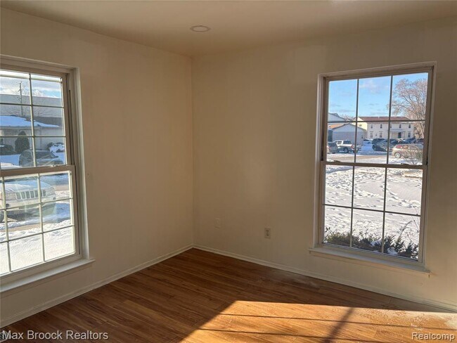 Building Photo - 35314 Tall Oaks Dr