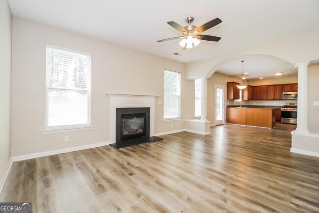 Foto del edificio - 340 Darbys Run Ct