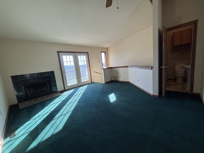 Building Photo - 284 Jefferson St