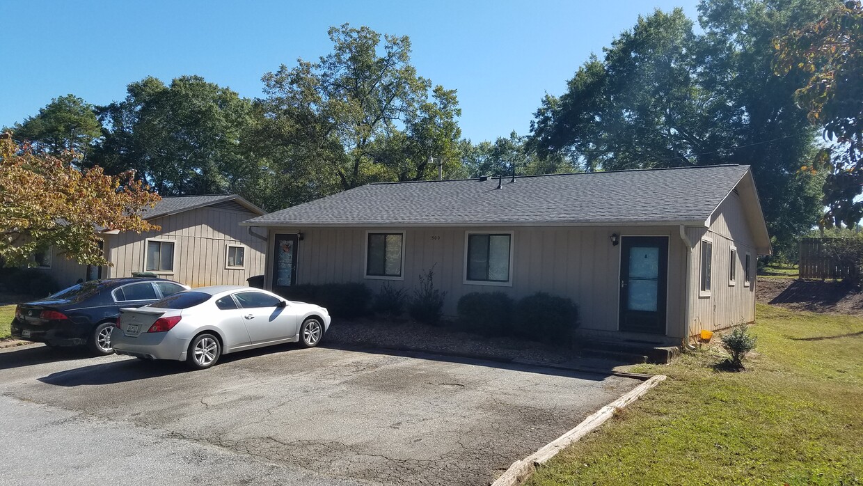 500 E South 5th St, Seneca, SC 29678 Apartments in Seneca, SC