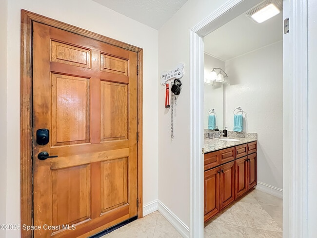 Building Photo - 176 Seawind Dr