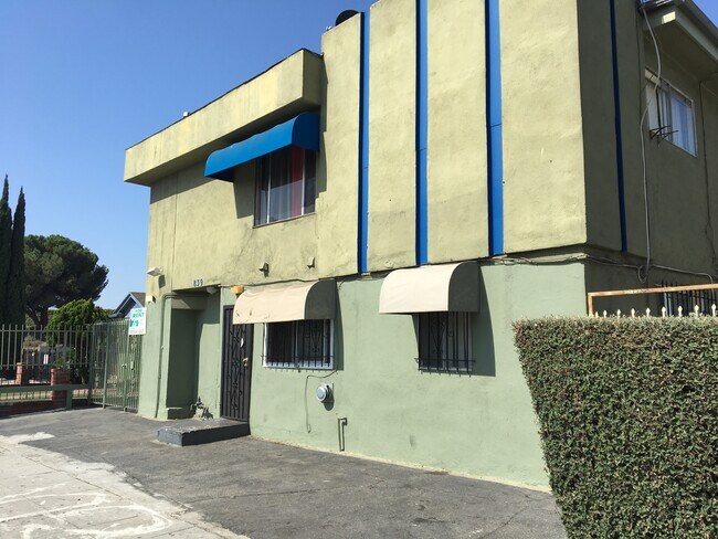 Building Photo - 840 N Ardmore Ave