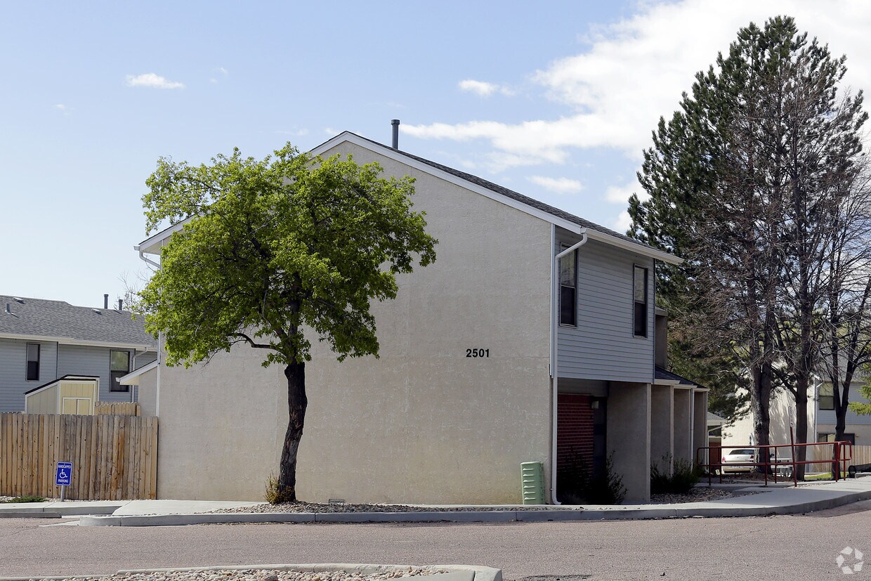Primary Photo - 2501 King St
