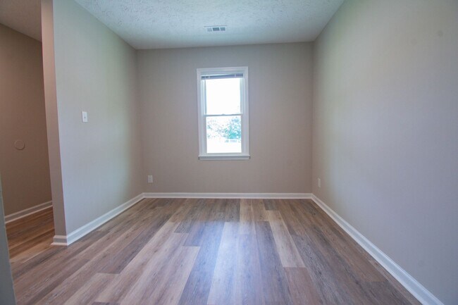 Foto del edificio - 621 Winthrop Ct