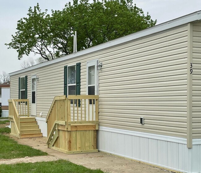 39 Armstrong Ave, Flushing, MI 48433 House for Rent in Flushing, MI