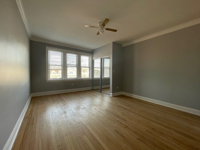 Foto del edificio - 4247 W Division St