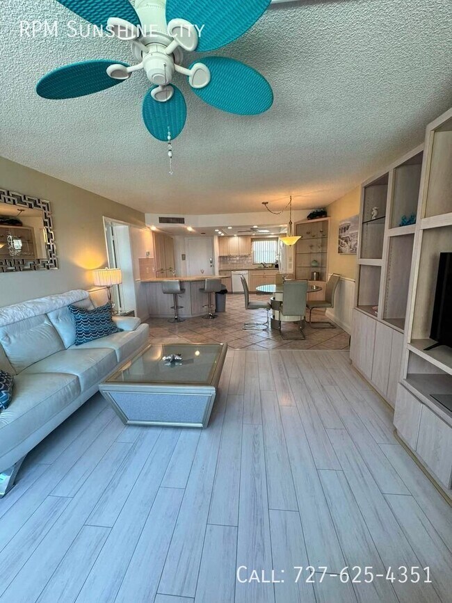 Building Photo - 4550 Cove Cir
