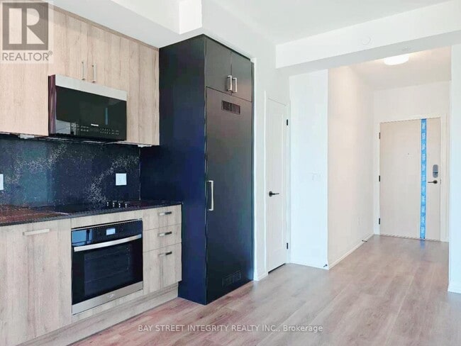 Photo du bâtiment - 280-1280 Dundas St W