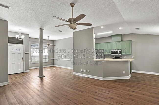 Building Photo - 1819 Branch Vine Dr W