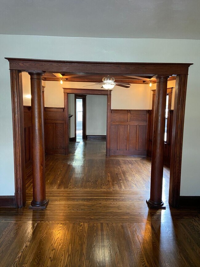 Building Photo - 677 West Delavan