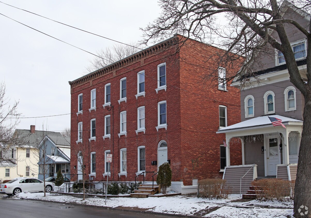 Building Photo - 92 Washington St