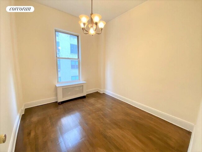 Building Photo - 251 W 102nd St