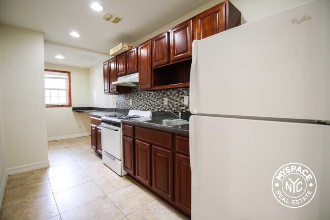 Foto del edificio - 215 Moffat St