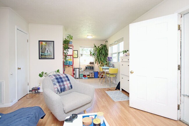 Foto del edificio - Pet-Friendly Duplex Close to UVA and Downtown