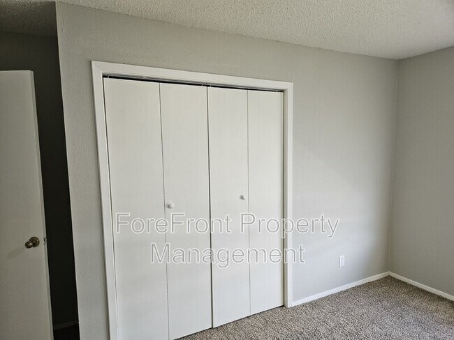 Building Photo - 105 Smith Ln